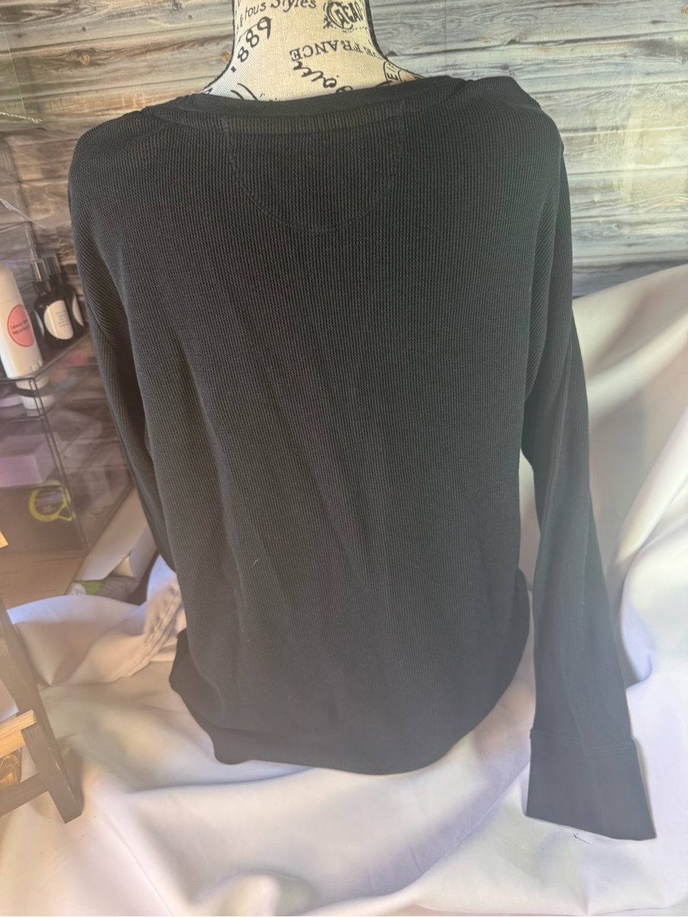 ⭐️Women's Black Ribbed Button Henley Sweater - Picture 4 of 6